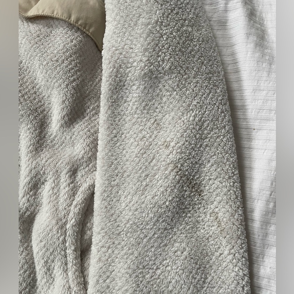 Patagonia Cream Fleece Hoodie - Picture 3 of 3